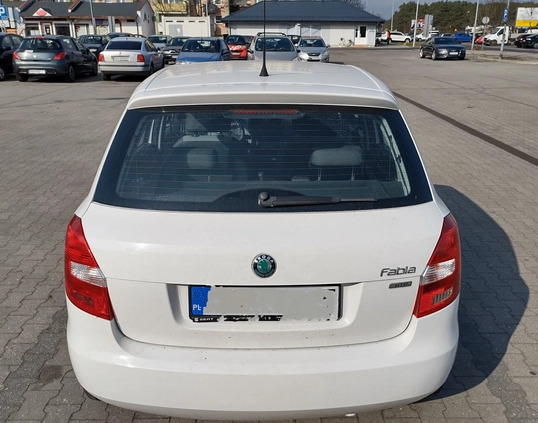 Skoda Fabia cena 17300 przebieg: 77550, rok produkcji 2011 z Myślenice małe 211